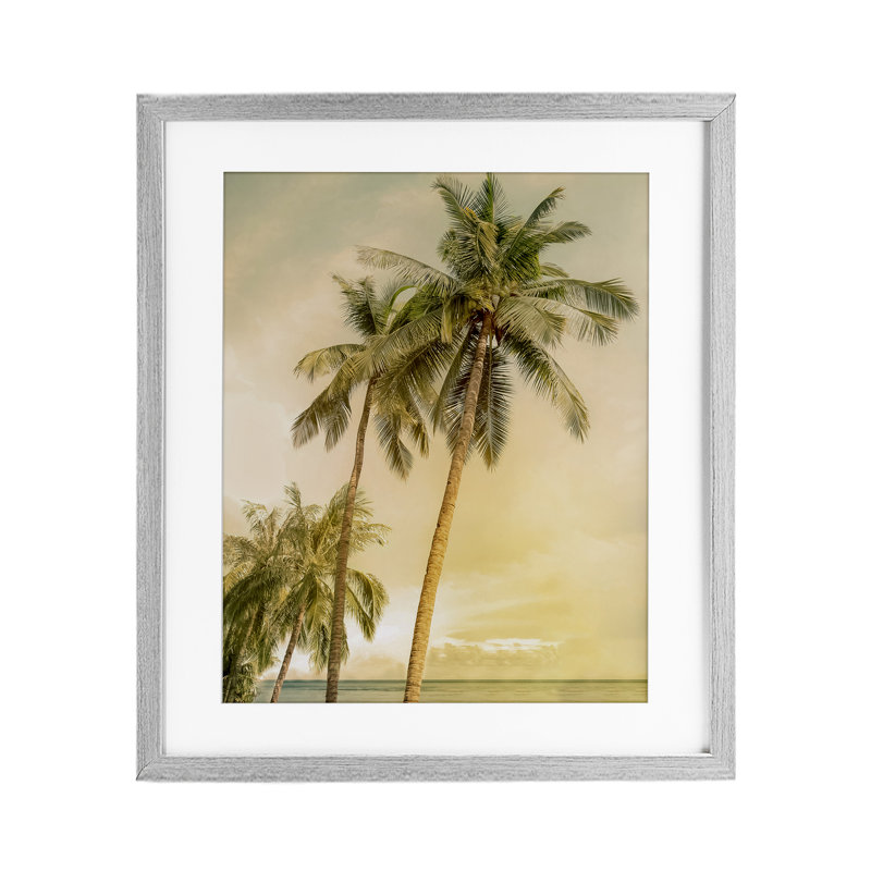 Sunrise Palm Trees, reproduction encadrée sous verre, conception de Mike Calascibetta, H 16 po x l 13 po, Cadre de ferme gris