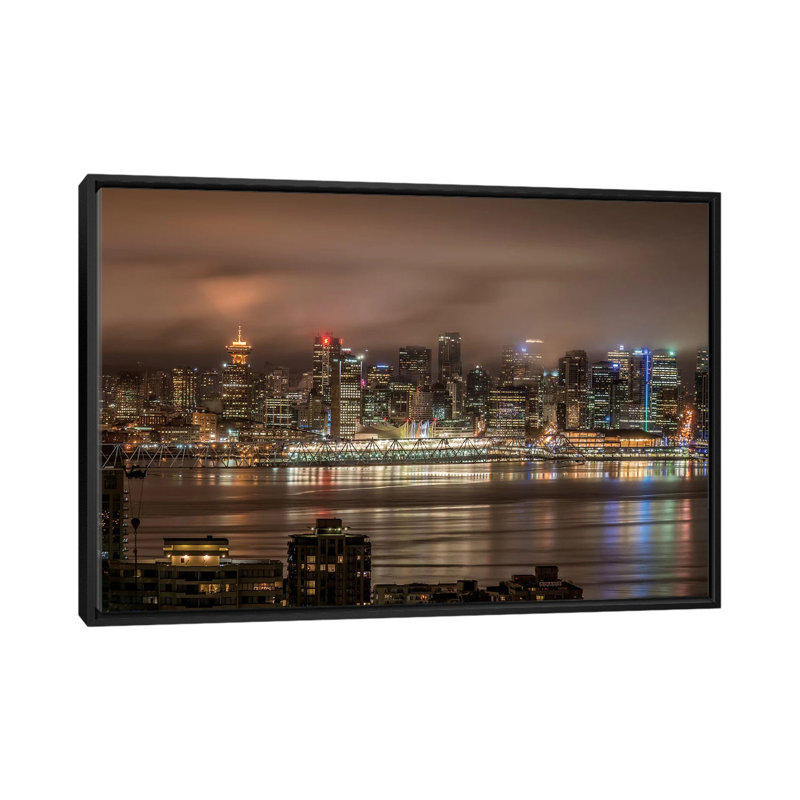 «Vancouver Night» par Tim Oldford - reproduction murale sur toile, H 18 po x l 26 po x P 1,5 po, Toile encadrée noire