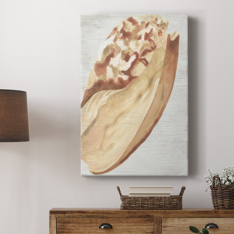 «Vintage Shell Vignette I» - Cavas, H 48 po x l 32 po
