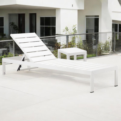 Ensemble 2 pièces de chaises longues d'extérieur inclinables 76 "avec table d'appoint Aynura - Chaise longue en aluminium avec 5 positions réglables et roulettes