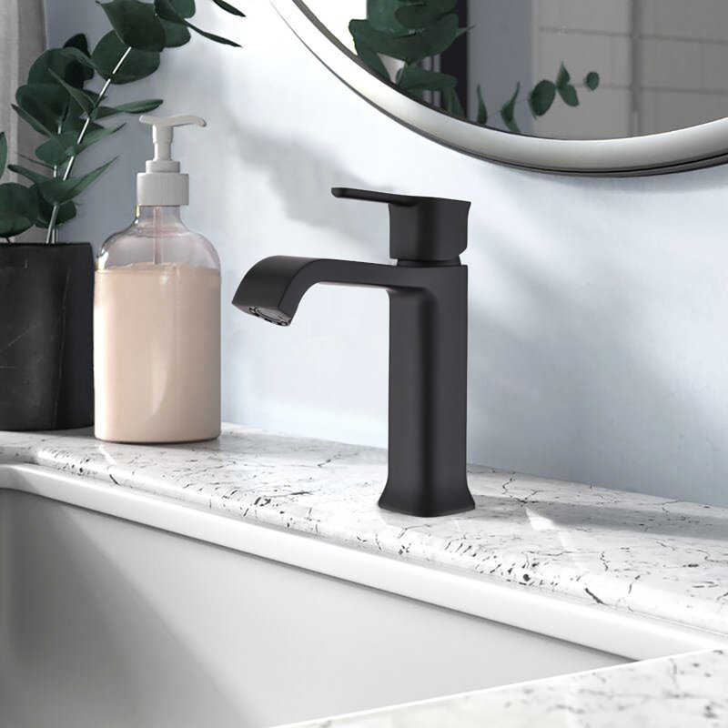 Single-Hole Single-handle Bathroom Faucet with Drain Assembly