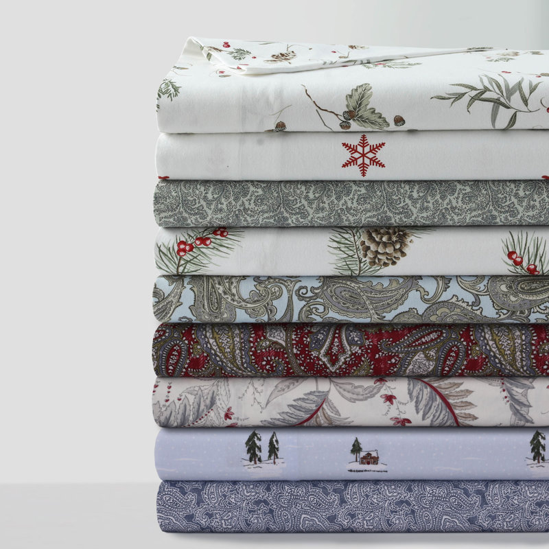 Flannel Paisley Sheet Set, Split King Sheet Set with 3 Additional Pieces, White/Navy Paisley