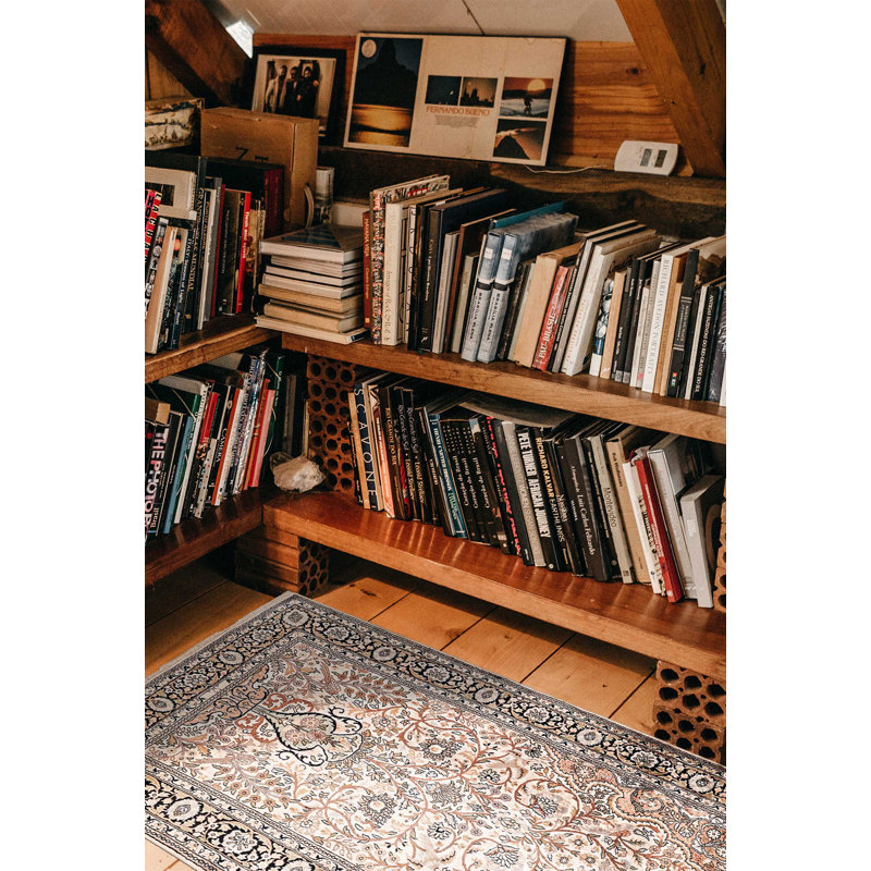 Tapis crème Kashmir 4 pi 1 po x 6 pi 4 po