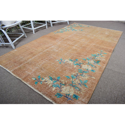 Tapis turc rétro tissé à la main dans des tons vifs pour une décoration élégante