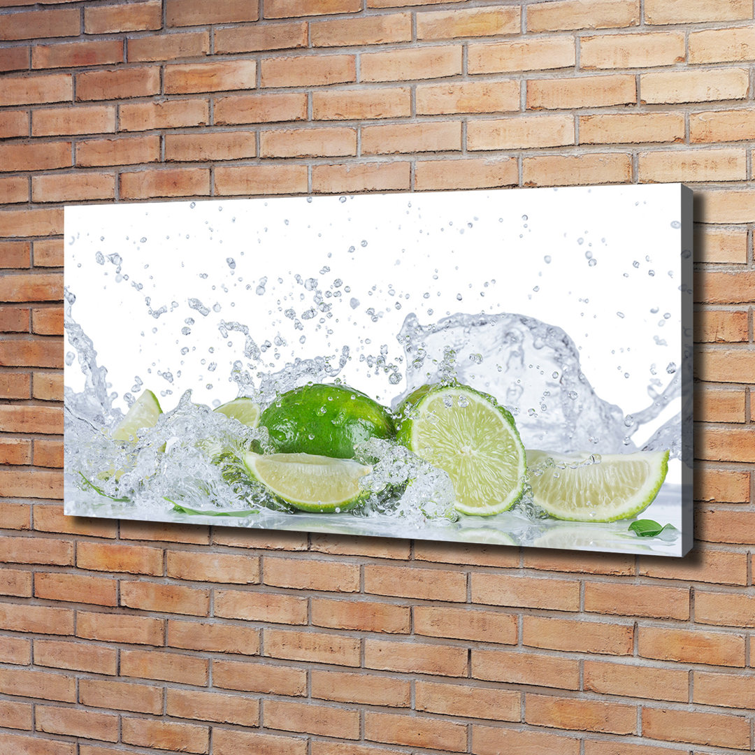 Limetten und Wasser - Kunstdrucke auf Leinwand - Wrapped Canvas