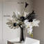 Ornements de fleurs simulées