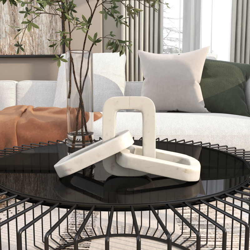 Sculpture en marbre faite à la main à 3 maillons, H 2,75 po x l 13,5 po x P 4,3 po, Blanc