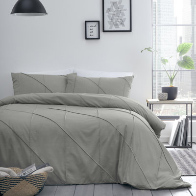 Ebern Designs Abana Duvet Cover Set with Pillowcases