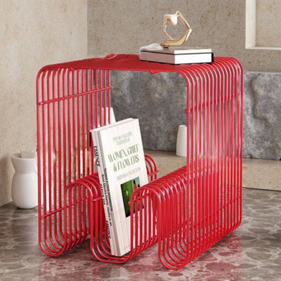 Table de bout en fil de métal rouge Scarlet avec tablette de rangement, table d'appoint carrée minimaliste moderne pour le salon, la chambre à coucher et le bureau