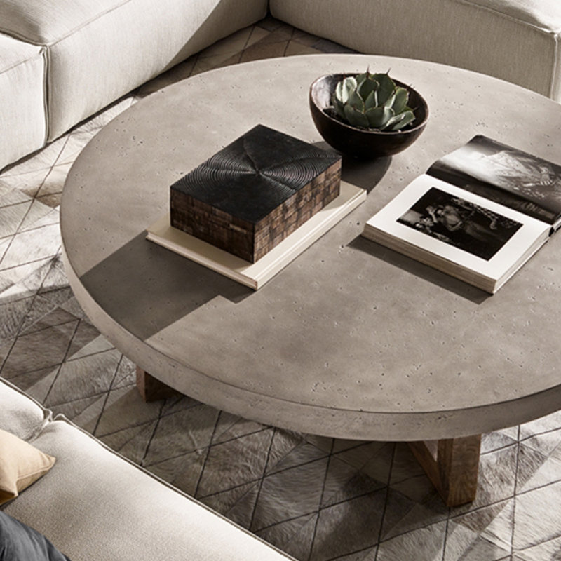 American retro style round coffee table, 15.7" H x 47.2" W x 47.2" D