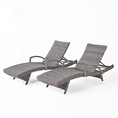 Ensemble de 2 chaises longues en osier