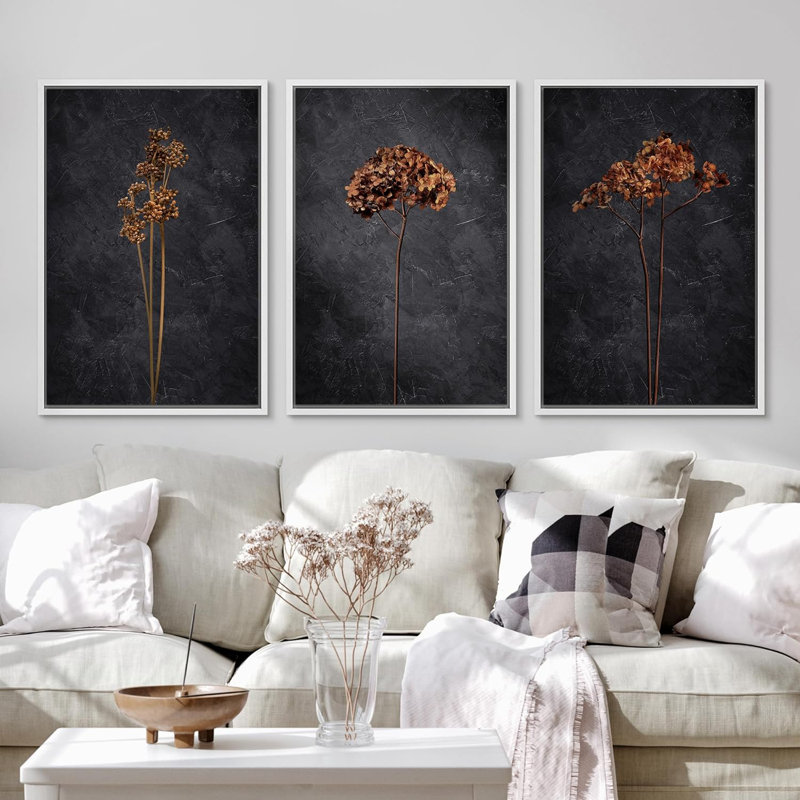 «Grunge Moody Flower Minimalist Floral and Botanical», ensemble de 3 toiles encadrées, H 24 po x l 16 po x P 1,5 po, Blanc