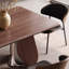 Ensemble de table de salle à manger rétro en noyer-105493411