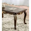 Table basse rectangulaire de style traditionnel avec finition riche couleur tabac riche, pieds courbés et détails sculptés avec structure en bois massif au look élégant