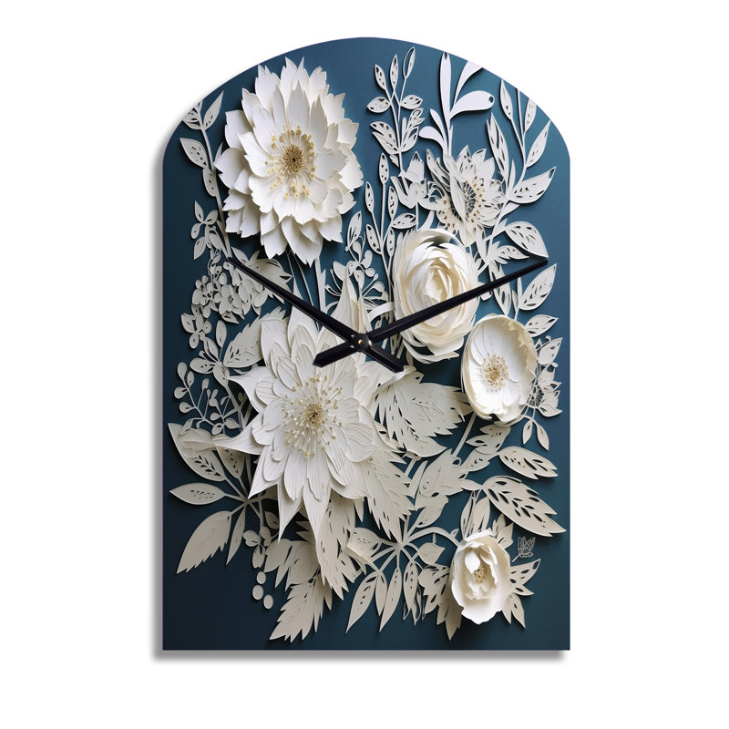 Bouquet de fleurs blanches et bleues Elegance - horloge murale asymétrique en métal, horloge murale arche traditionnelle