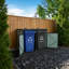 La poubelle en métal pour l'extérieur peut contenir deux poubelles avec ventilation, portes verrouillables et fabrication en acier galvanisé résistant à la rouille.-121444611