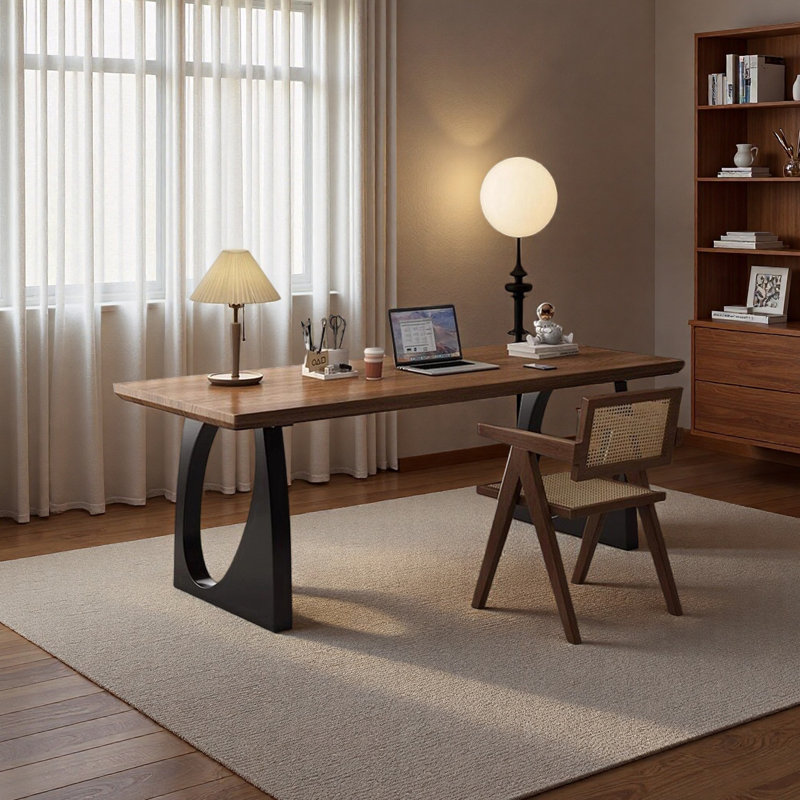 Bureau exquis en bois massif rétro