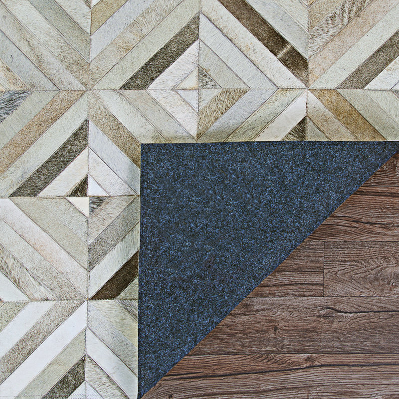 Tapis ivoire en cuir de vache fabriqué à la main Easthampton, Rectangle 2 pi x 4 pi