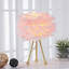 Lampe de table rose à plumes de 37 cm (14,5 pouces), petite lampe de chevet trépied dorée avec abat-jour en plumes pour salon, salle à manger