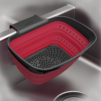 Filtre à 2 gallons en plastique sur le lavabo