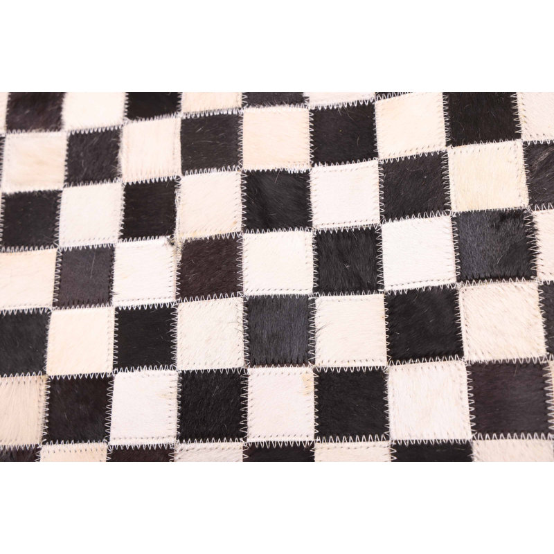 Tapis crème en cuir de vache patchwork noir 6 pi 0 po x 6 pi 0 po
