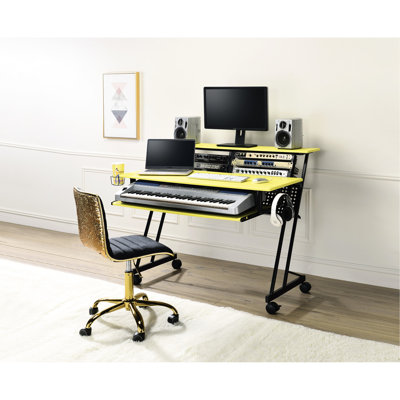 Bureau d'enregistrement musical jaune et noir, plateau de 119 cm x 46 cm, support clavier de 102 cm x 41 cm, compatible avec un téléviseur de 109 cm, table de travail informatique noire, support, structure en métal.