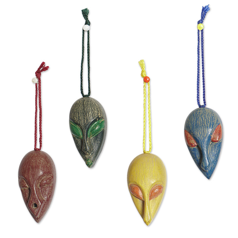 0.02'' Handmade Abstract Wood Hanging Figurine Ornament