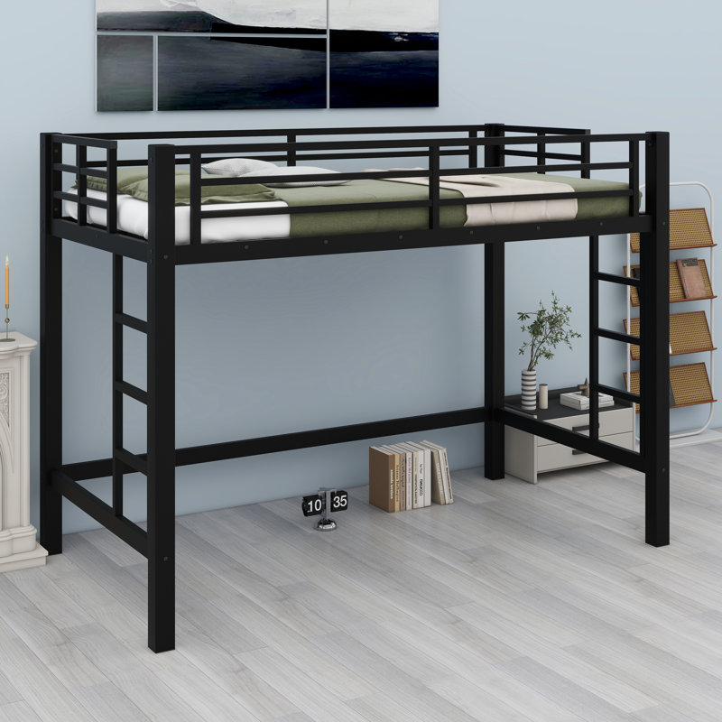 Lit mezzanine avec échelle accessible et garde-corps
