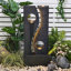 Fontaine sur pied moderne et autoportante Zen avec deux découpes et lumières DEL chaudes, fontaine d'extérieur effet pierre résistante aux intempéries