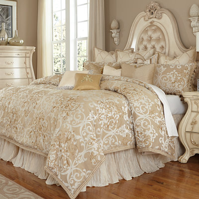 Luxembourg Traditional Polyester Damask Comforter