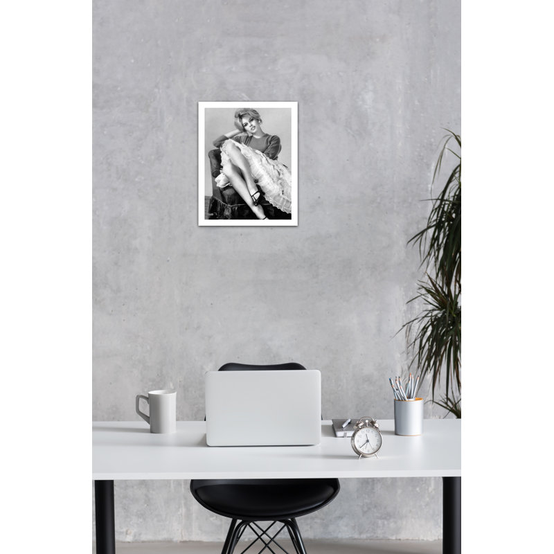 Brigitte Bardot en tulle 19 po x 25,5 po, édition ouverte, sans cadre, 8 po x 10 po, Sans cadre