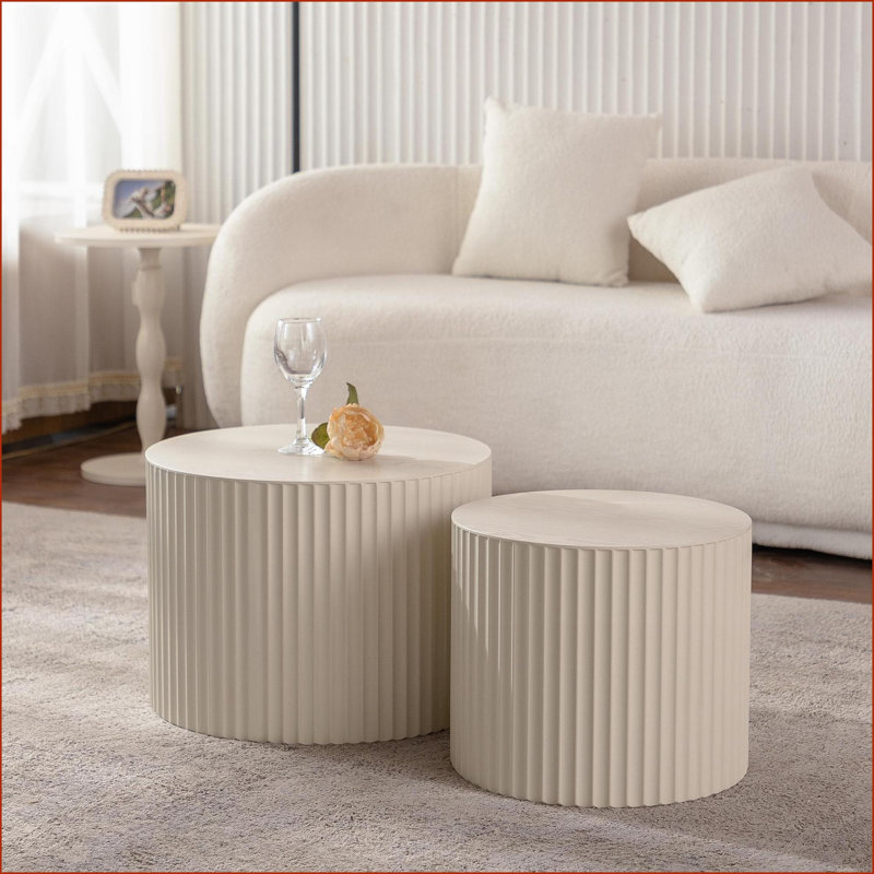 Ensemble de 2 tables basses beiges modernes avec lignes embossées, conception gigogne peu encombrante, facile à nettoyer