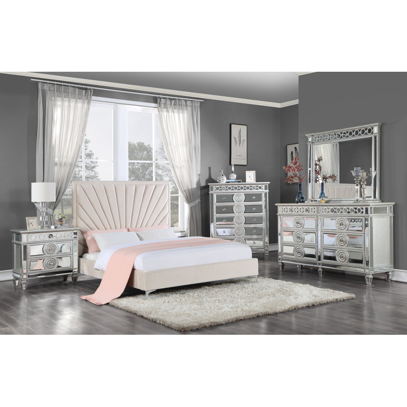 Eany Tufted Upholstered Platform Bed, King
