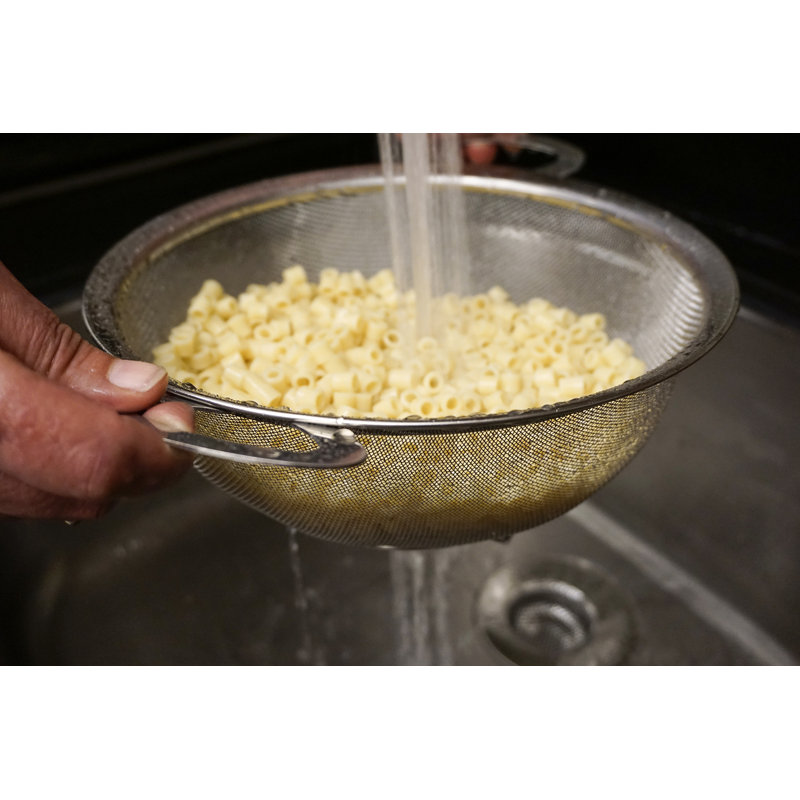 Stainless Steel 4 Qt Mesh Colander with Handles