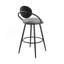 Tabouret de bar pivotant de 26 po en fer noir avec similicuir gris rétro et dossier en bois noir