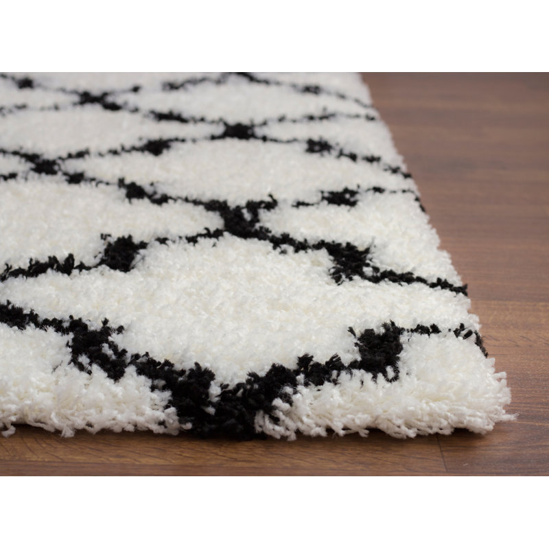 Tapis blanc / noir à poils longs Wyatt, Rectangle 6 pi 7 po x 9 pi 6 po