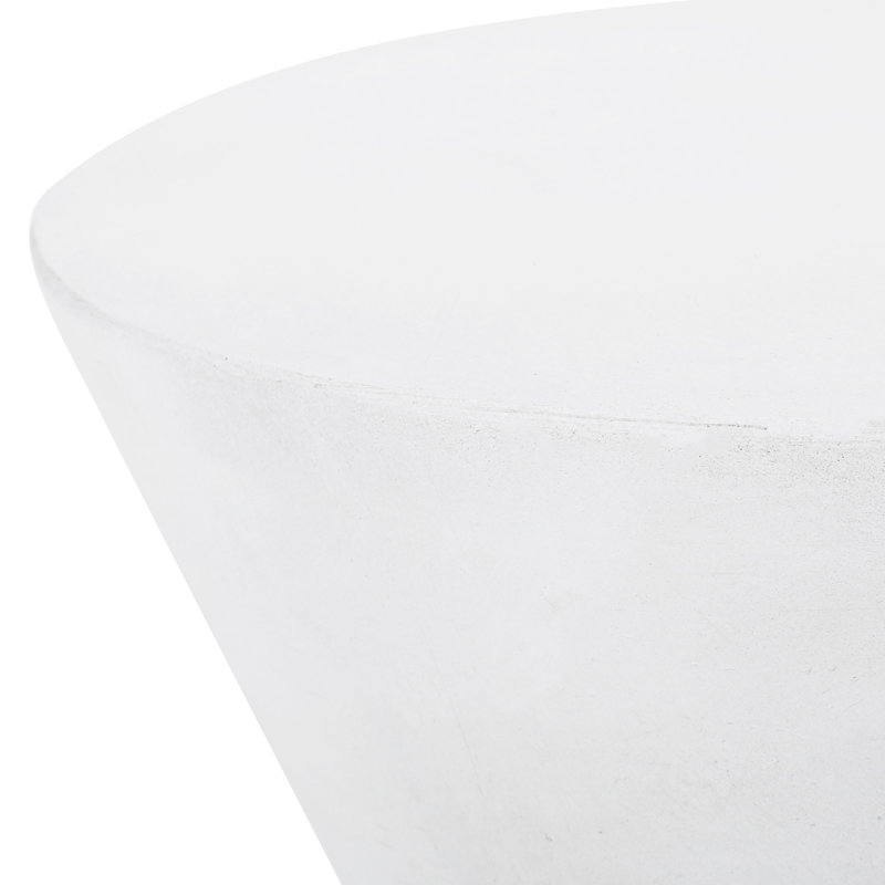Table d'appoint d'extérieur en béton léger. Structure gracieuse. L 15,54 po x P 15,54 po x H 18 po, blanc antique, rehausse instantanément votre espace.