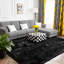 Tapis noir moelleux doux en fausse peau de mouton-159908423