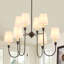 Lustre classique / traditionnel à 8 lumières à intensité variable