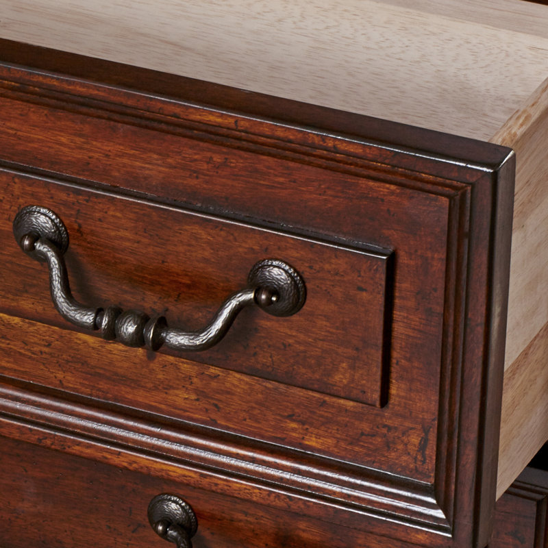Alexei 39'' W 5 - Drawer Dresser, Tobacco