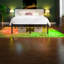 Lits en métal robustes, cadre grand lit spacieux, design moderne pour la maison