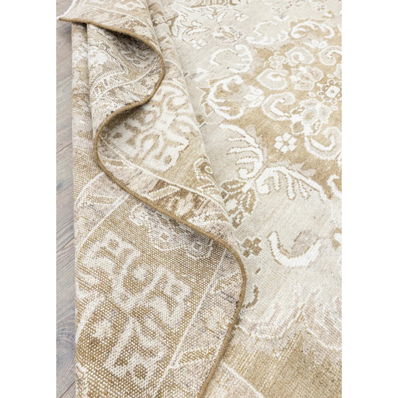 Tapis unique 7 pi 1 po x 9 pi 6 po Milynn