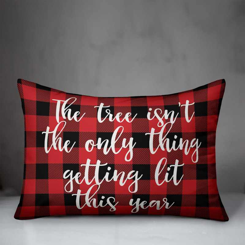  L'arbre n'est pas la seule chose à être éclairée cette année avec un coussin lombaire à carreaux Buffalo