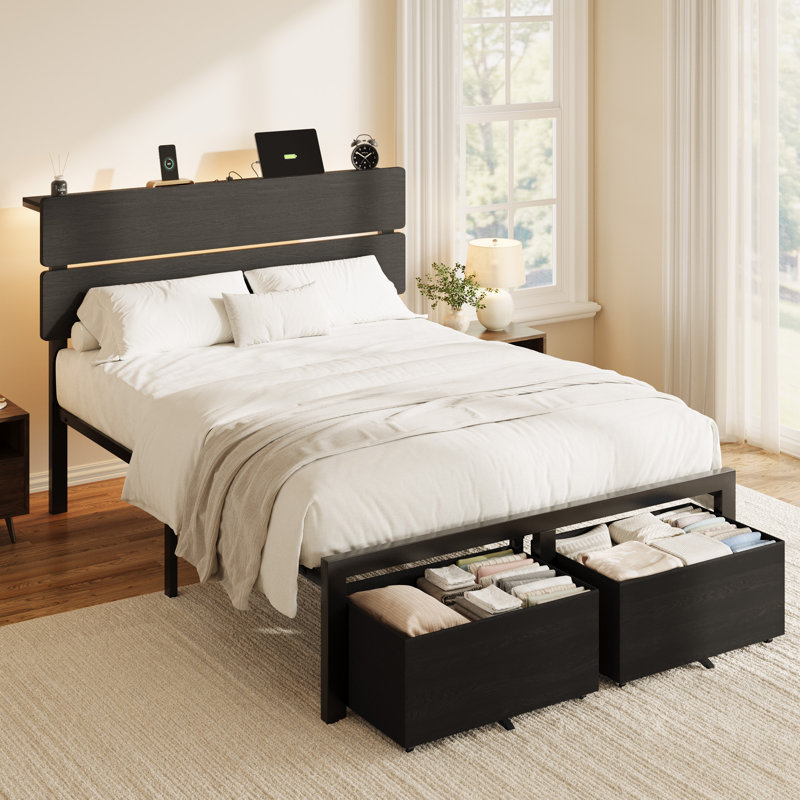 Structure de lit en métal à DEL avec 2 tiroirs et tablette de rangement, tête de lit en bois, ports de chargement USB et Type-C