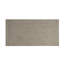 Table basse rectangulaire avec socle et tablette inférieure ouverte dans le salon principal-262105084