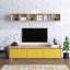 Meuble télé moderne scandinave, chêne et jaune, 59,1 po x 17,7 po x 13,8 po | 100% panneau de particules enduit de mélamine, épaisseur: 0,7 pouce | Conception murale avec de nombreuses tablettes pour un rangement élégant dans le salon