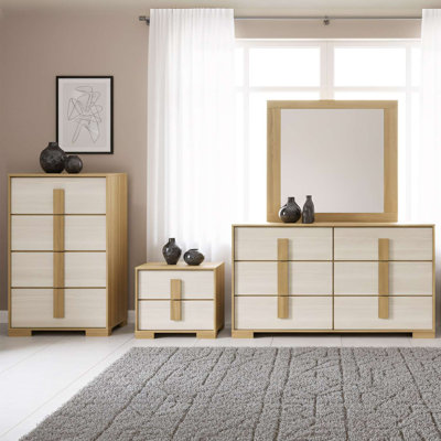 Ensemble de chambre à coucher 4 pièces Boone - Commode et miroir avec commode et table de chevet