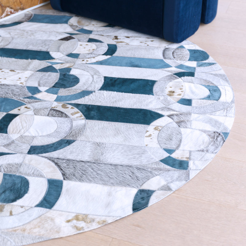 Cowhide Area Rug, Round 4'11''