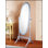 Miroir de plancher traditionnel en bois de style Queen Anna avec une élégante finition argentée, pour une réflexion complète du corps et un décor classique.