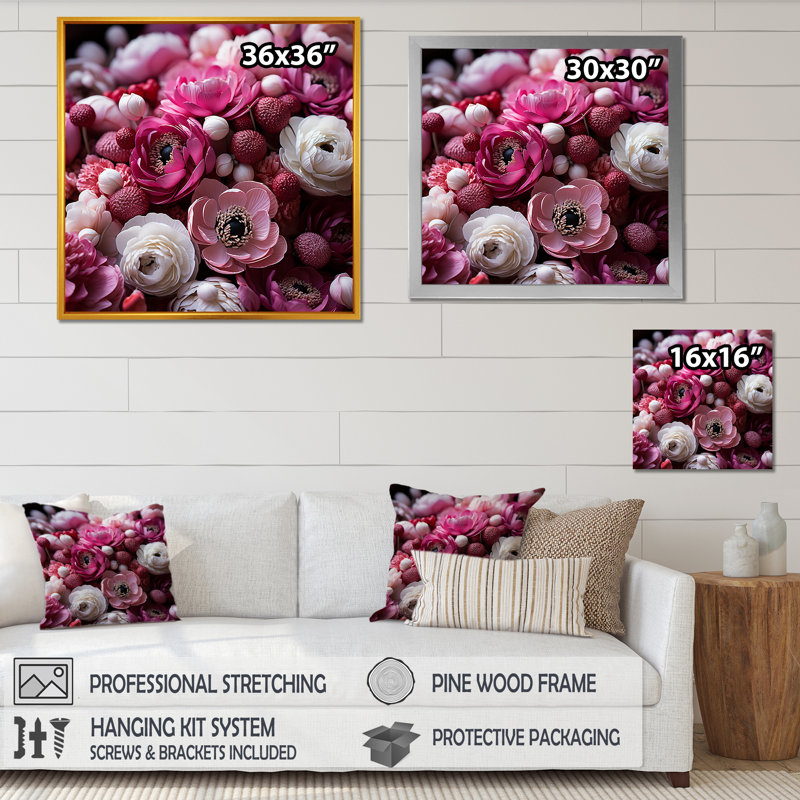 «White Ranunculus Radiance Layers Of Beauty» - art mural Renoncule, Cadre doré simple, H 36 po x l 36 po x P 1,5 po